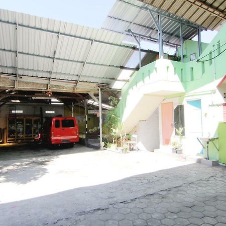 Tiga Dua Homestay Yogyakarta Exterior photo