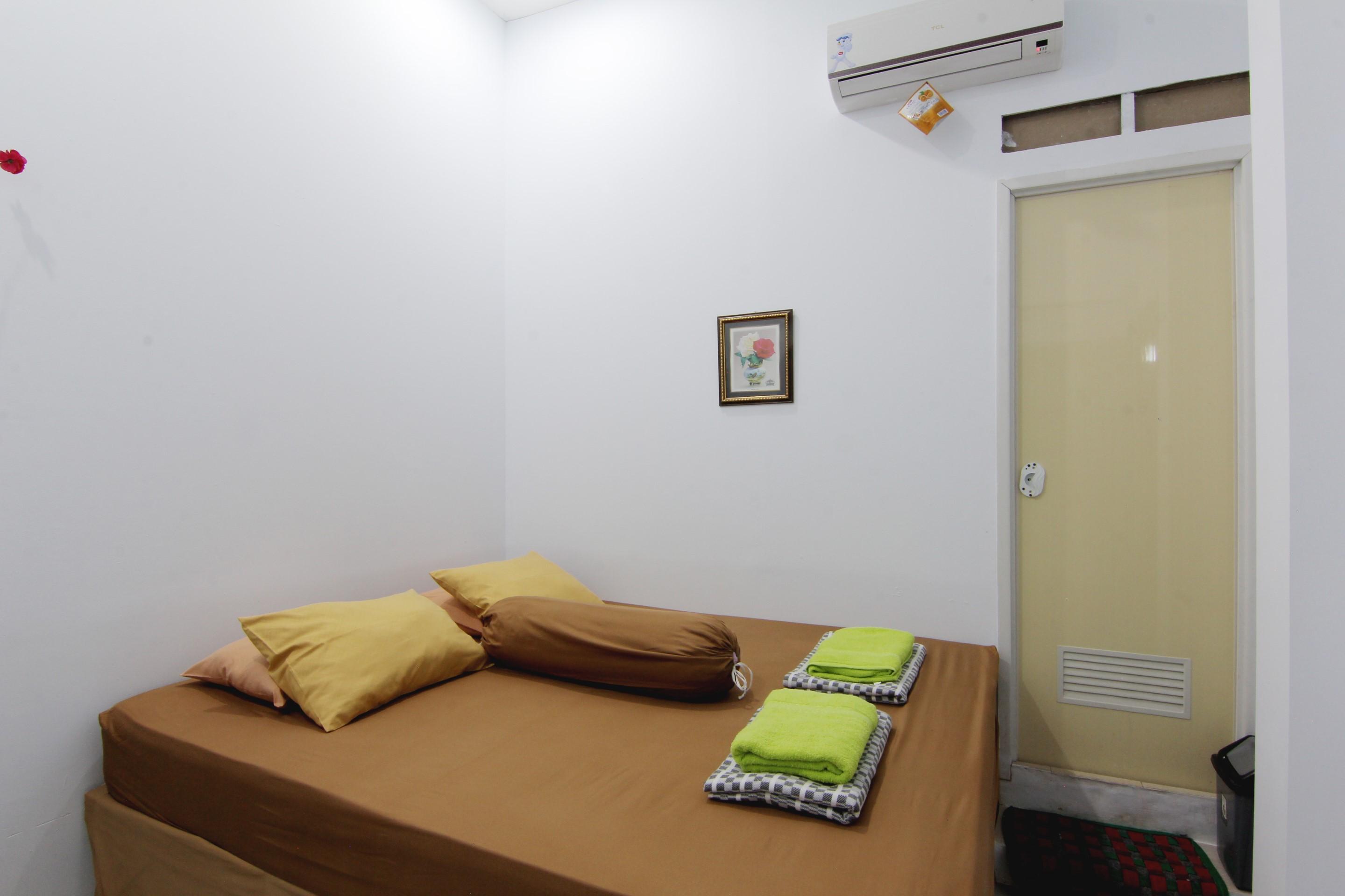 Tiga Dua Homestay Yogyakarta Exterior photo