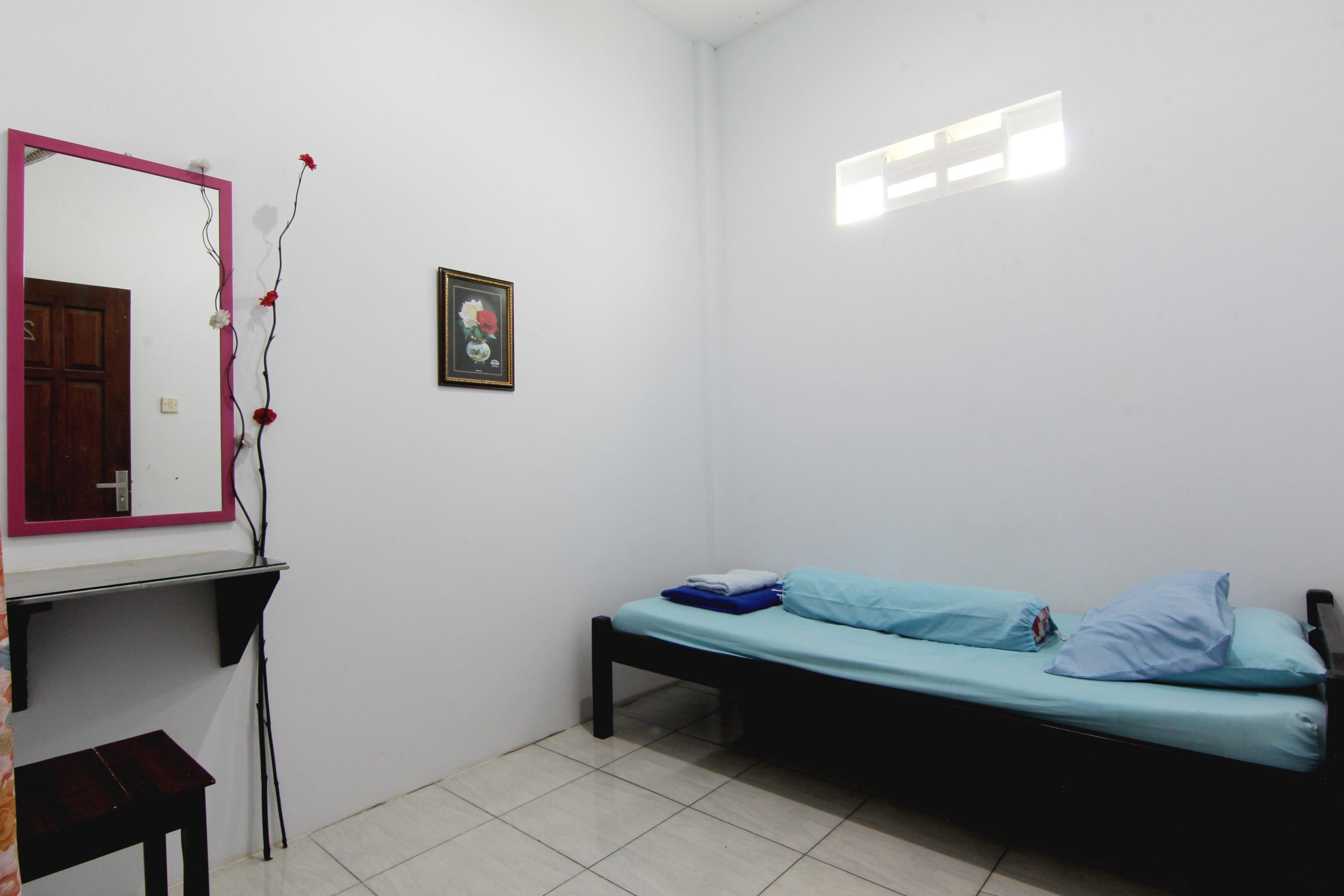 Tiga Dua Homestay Yogyakarta Exterior photo