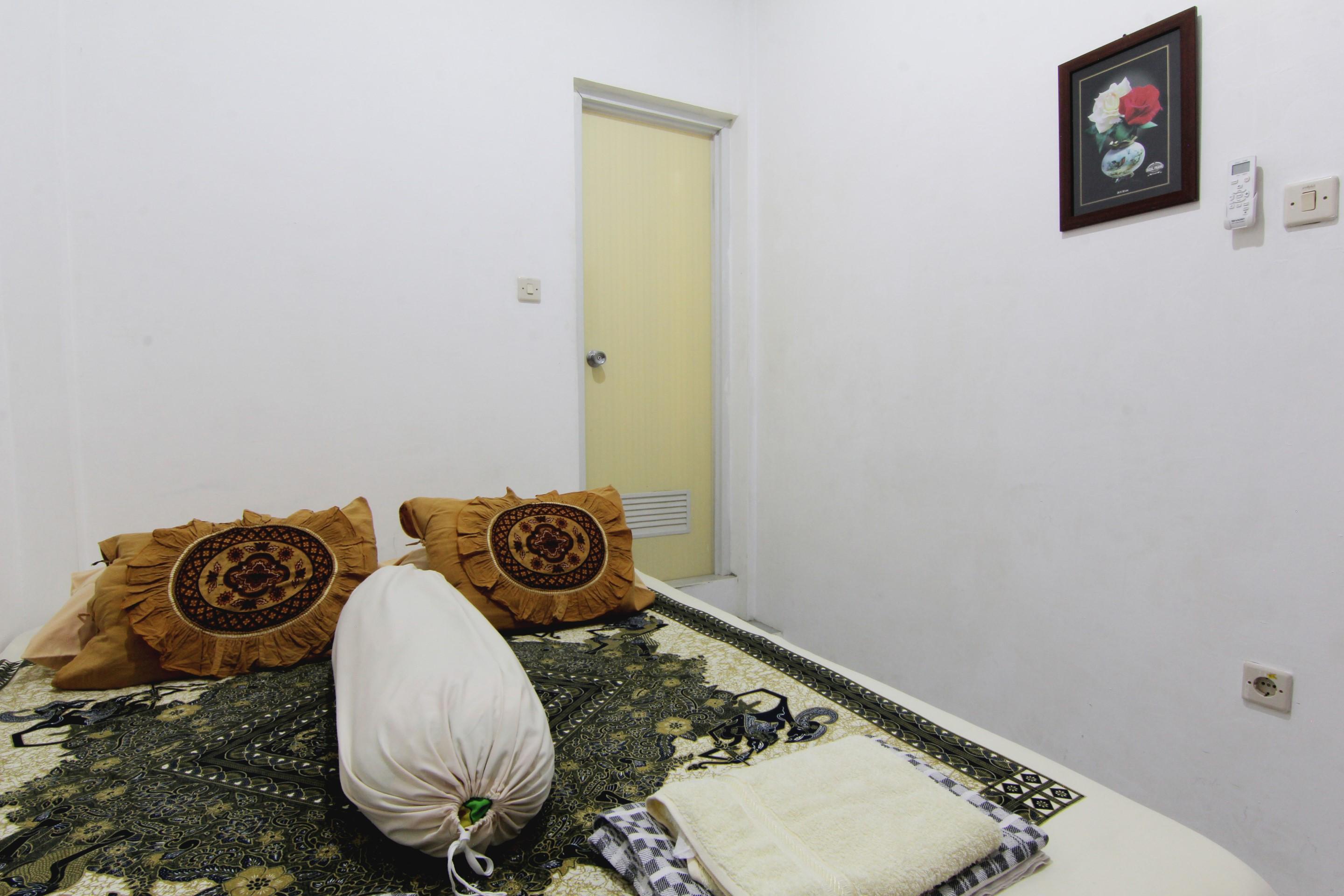 Tiga Dua Homestay Yogyakarta Exterior photo