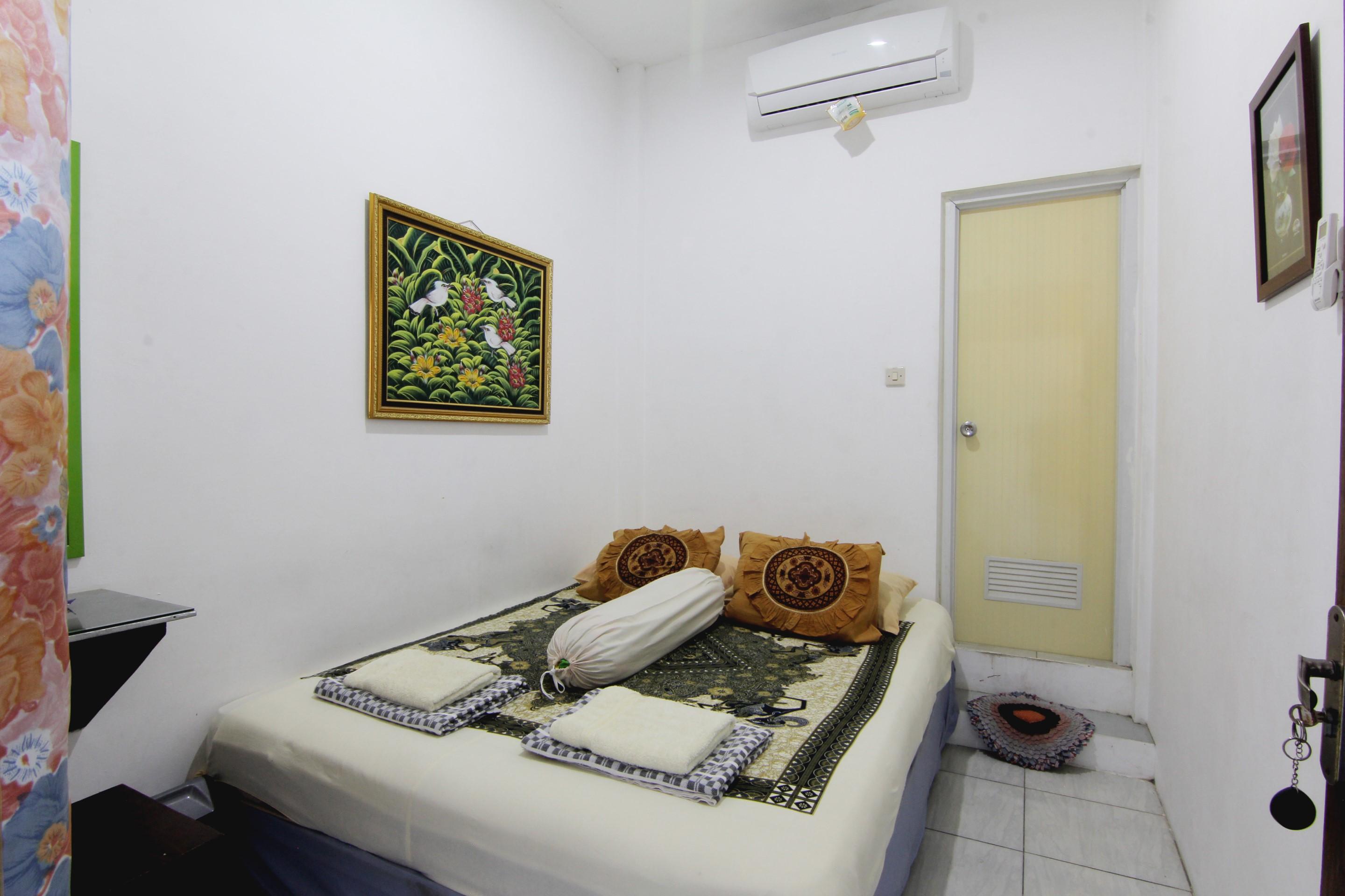 Tiga Dua Homestay Yogyakarta Exterior photo