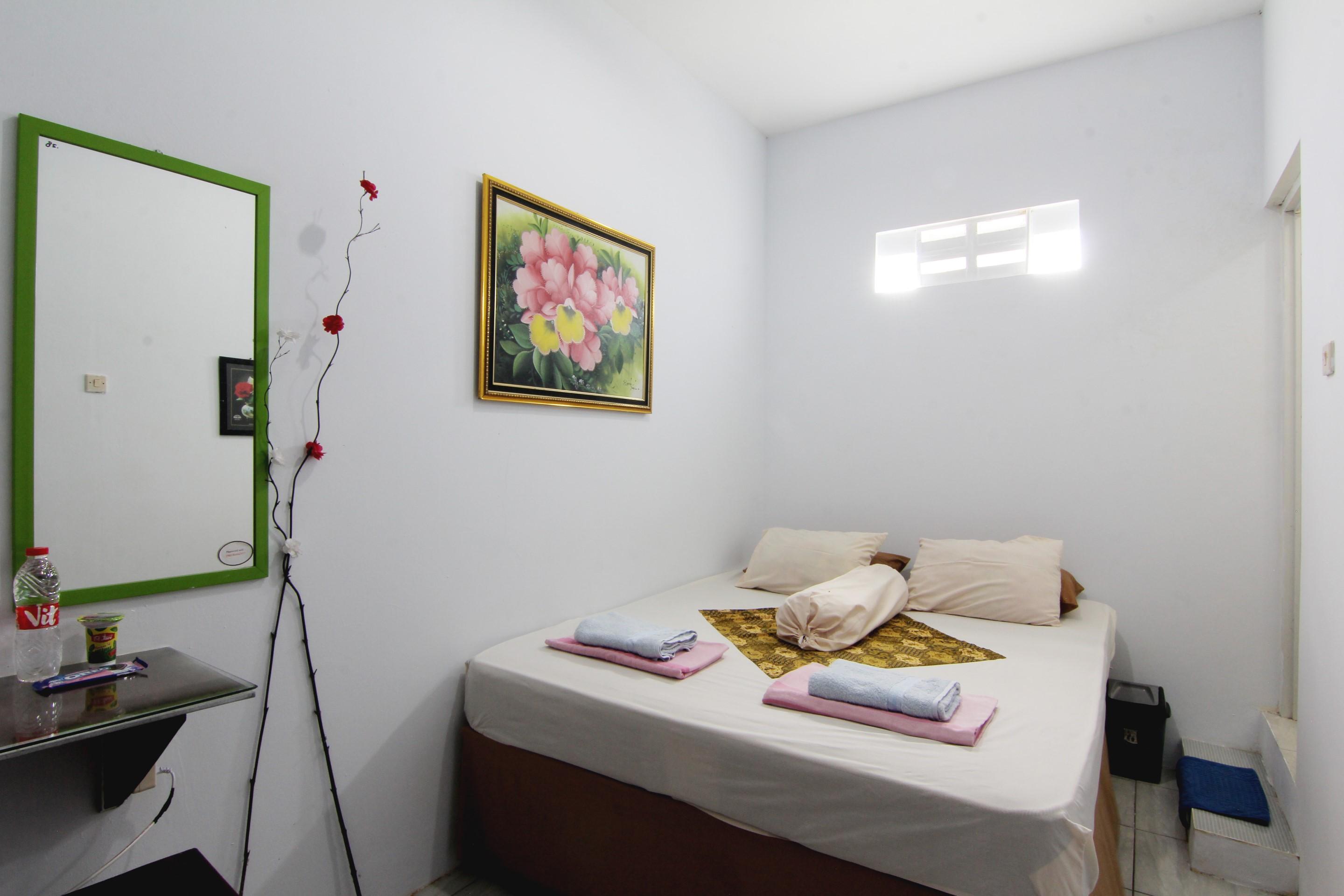 Tiga Dua Homestay Yogyakarta Exterior photo