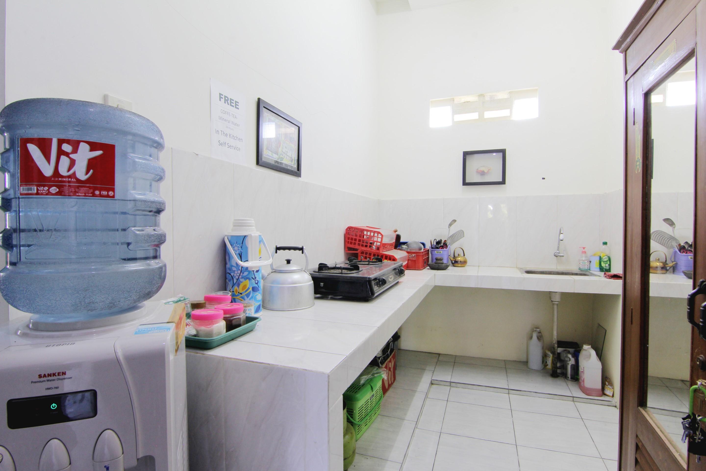 Tiga Dua Homestay Yogyakarta Exterior photo