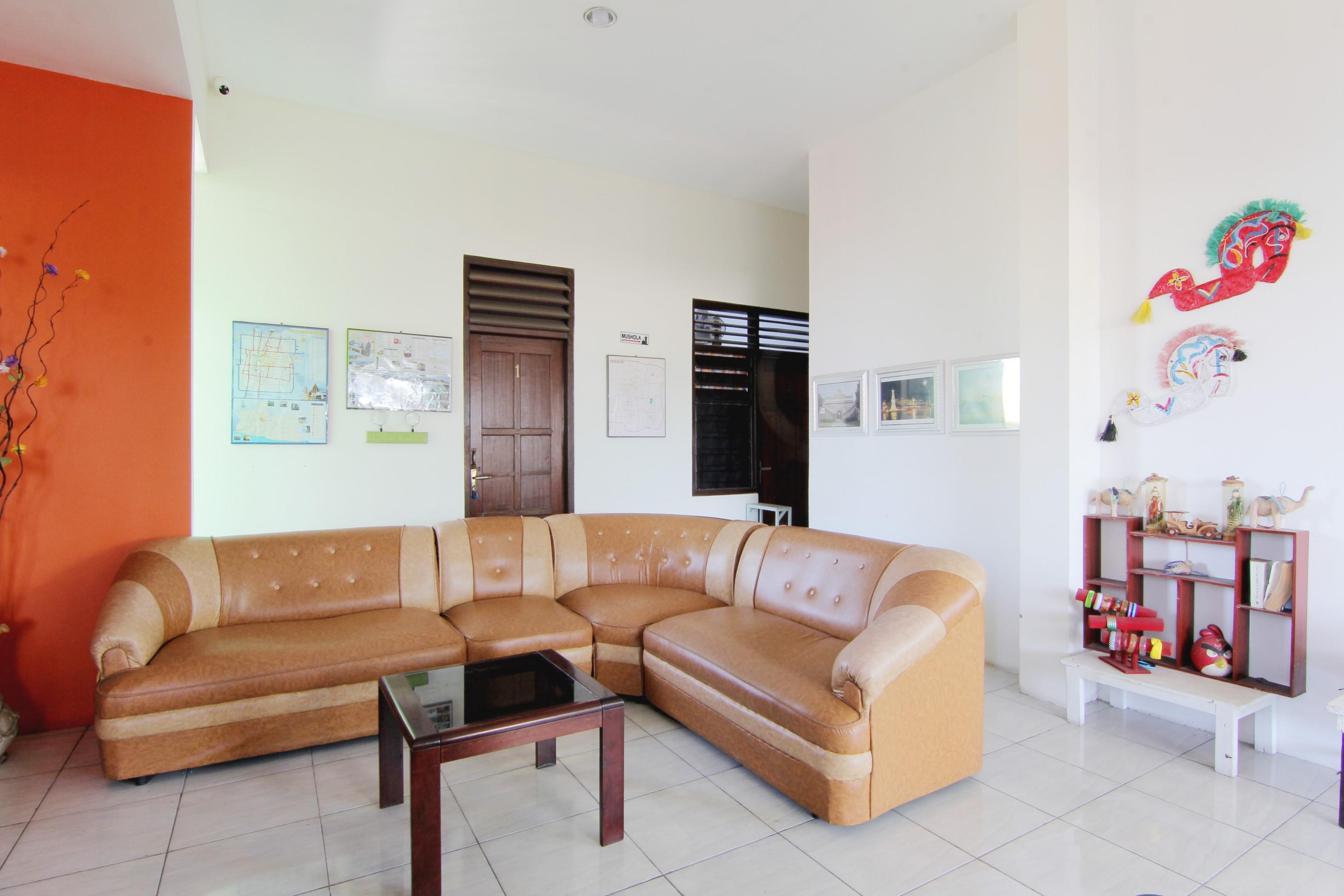 Tiga Dua Homestay Yogyakarta Exterior photo