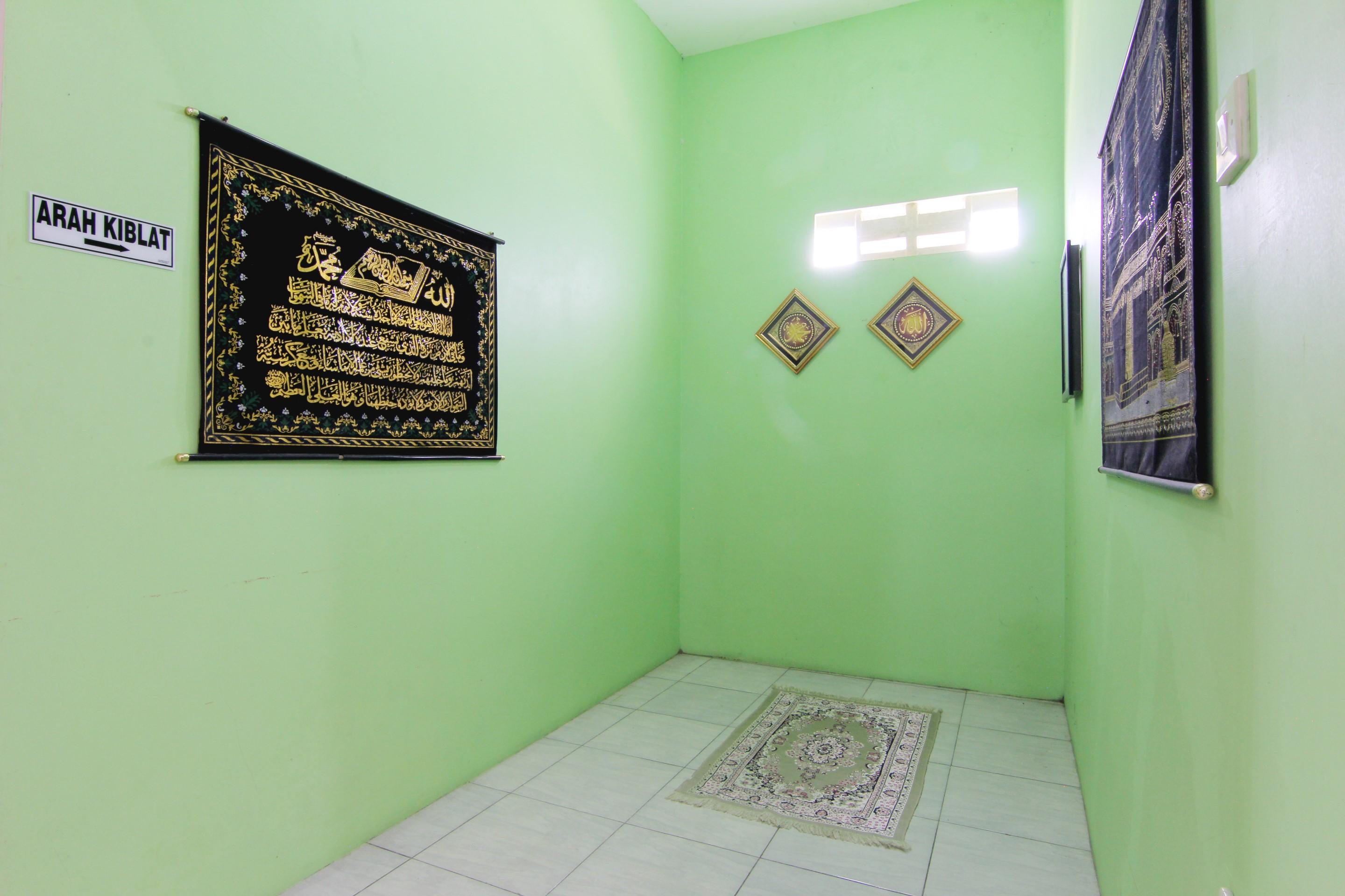 Tiga Dua Homestay Yogyakarta Exterior photo
