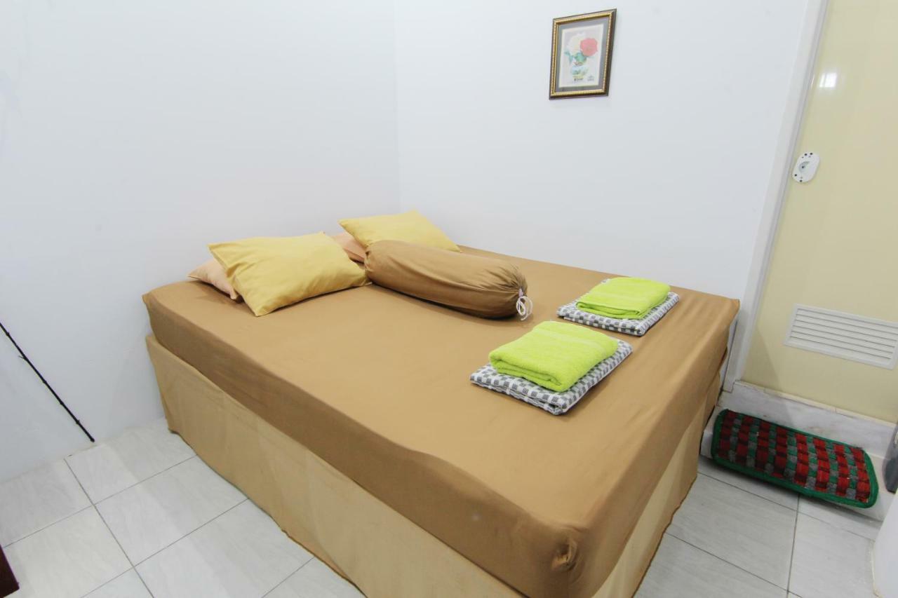Tiga Dua Homestay Yogyakarta Exterior photo