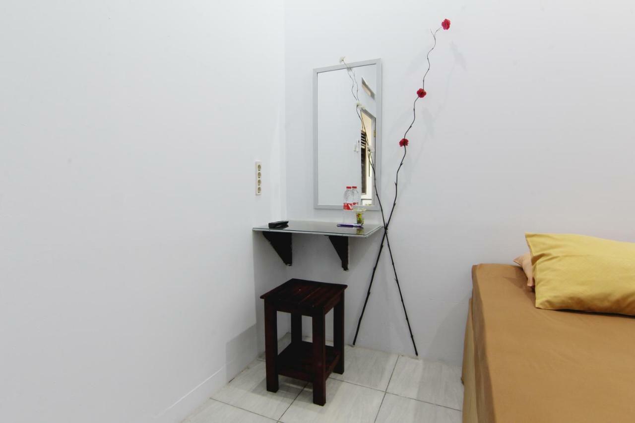 Tiga Dua Homestay Yogyakarta Exterior photo